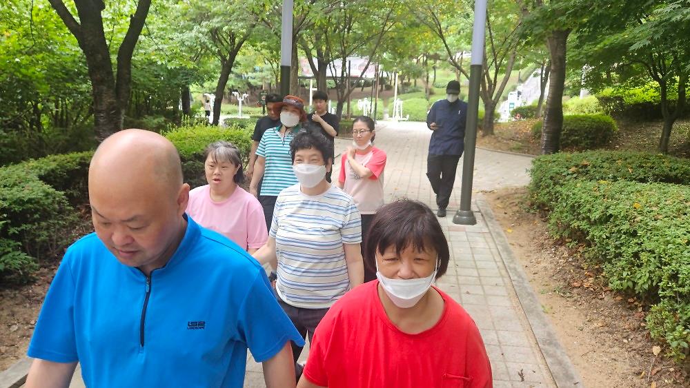 복지관_걷기.jpg 이미지