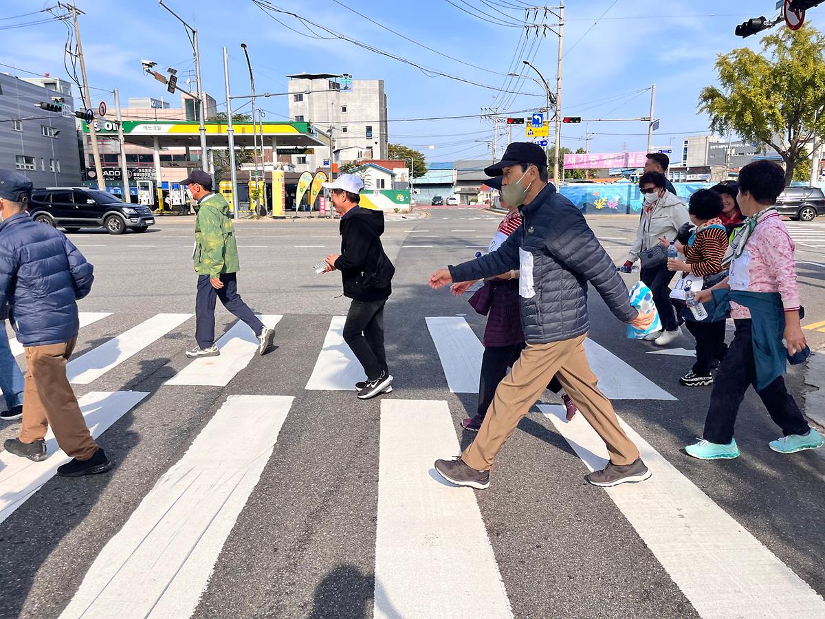 25.10.19.(일)__제1회_동구청장배_걷기대회_(2).jpg 이미지