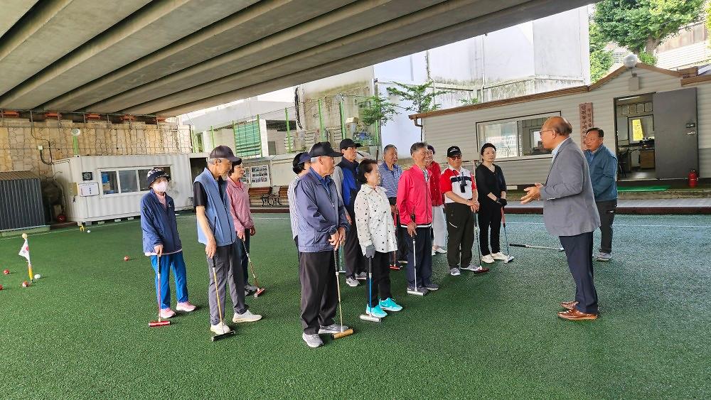 25.6.9._(월)_어르신_생활체육_운영교실_(게이트볼)_(12).jpg 이미지